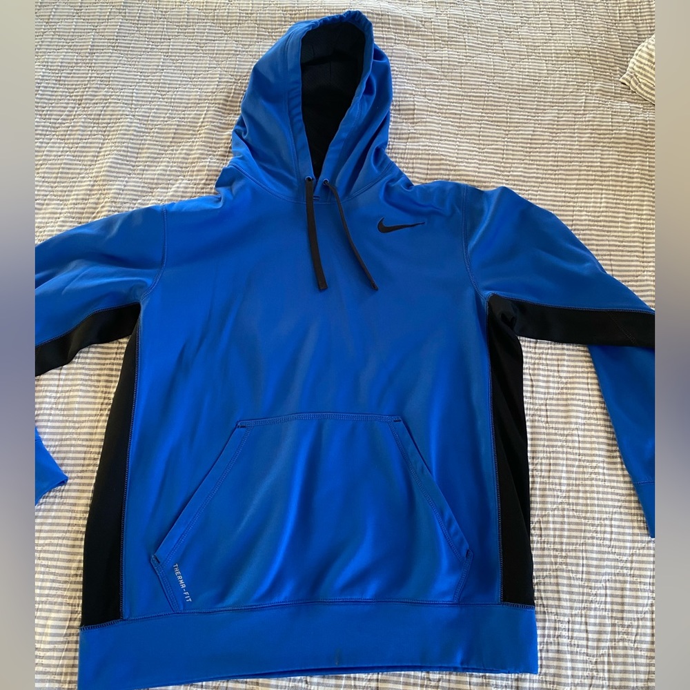 Nike Therma-Light Hooded Sweatshirt